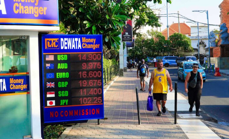 Bali Tourist Money Scam
